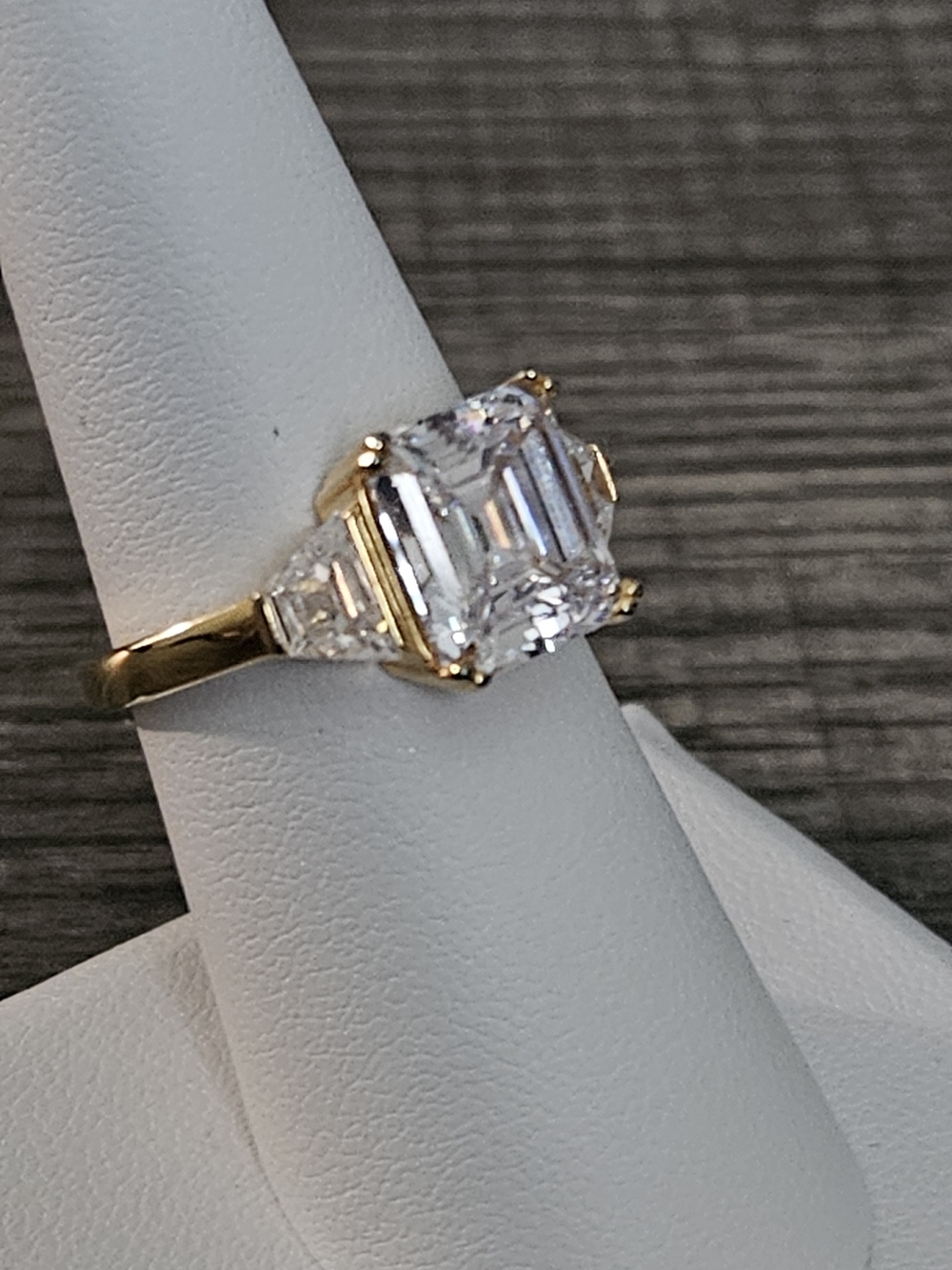 .925 Silver Emerald Cut CZ 3-Stone Ring Size 7 4.3g - Picture 2 of 5